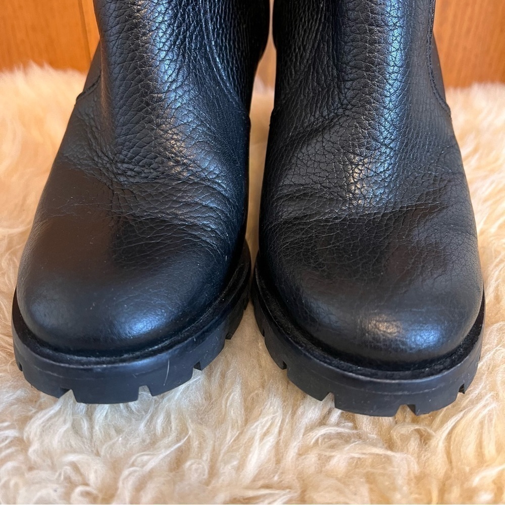 Tory Burch Leigh Lug Sole Black Leather Bootie Sz-7 - Picture 4 of 12